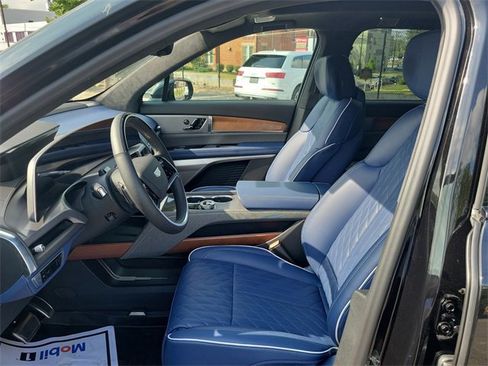 New 2026 Cadillac Vistiq Premium Luxury w/ LPO, Floor Liner Package image 21