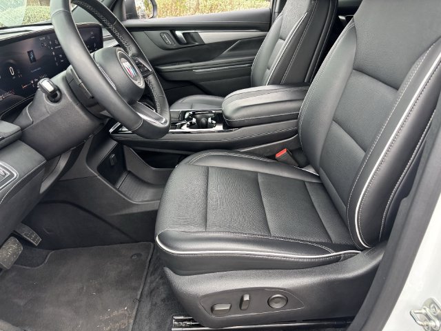 Used 2025 Buick Enclave Preferred FWD image 20