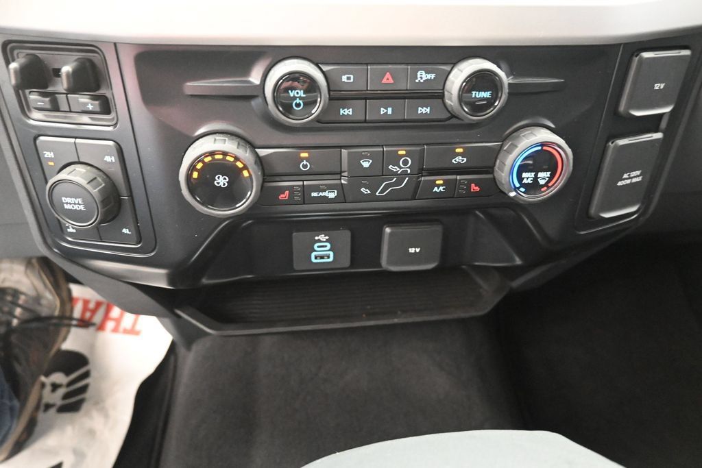 Used 2025 Ford F250 XLT w/ Black Appearance Package AWD/4WD image 30