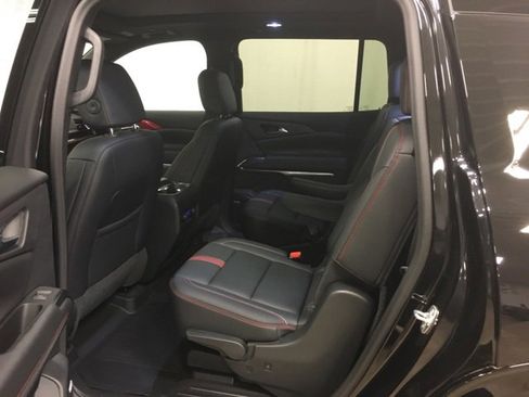 Used 2024 Chevrolet Traverse RS w/ LPO, Floor Liner Package image 18