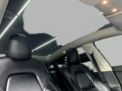 Used 2022 Tesla Model Y Performance AWD/4WD image 28