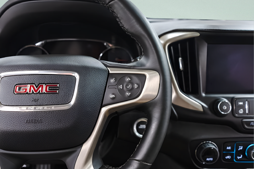 Used 2024 GMC Terrain Denali w/ Denali Premium Package AWD/4WD image 42