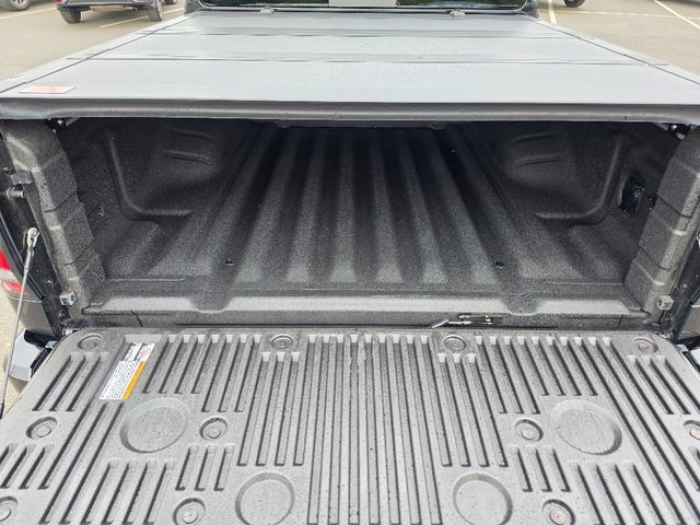 Used 2025 Nissan Frontier PRO-4X w/ Pro Premium Package AWD/4WD image 17