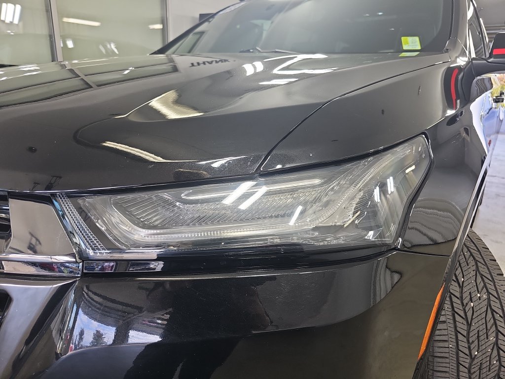 Certified 2023 Chevrolet Traverse Premier w/ Redline Edition AWD/4WD image 39