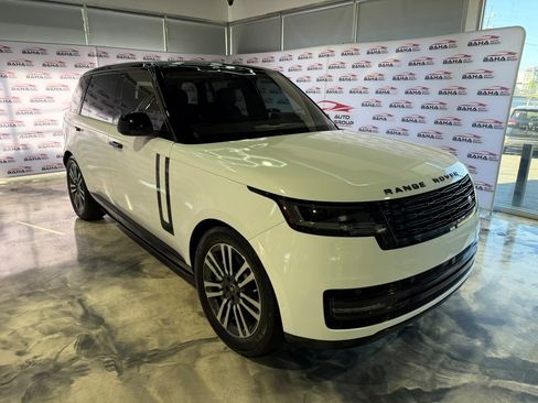 Used 2023 Land Rover Range Rover Long Wheelbase SE AWD/4WD image 5
