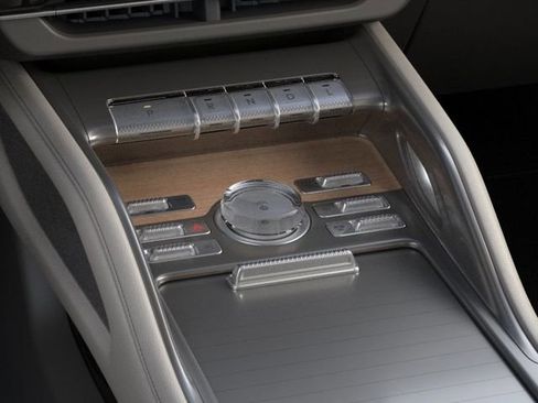 New 2025 Lincoln Nautilus Reserve AWD/4WD image 15