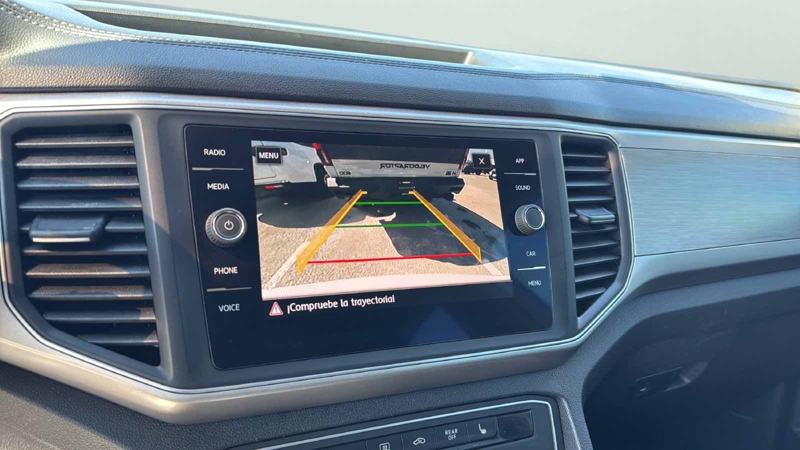 Used 2018 Volkswagen Atlas SE FWD image 15