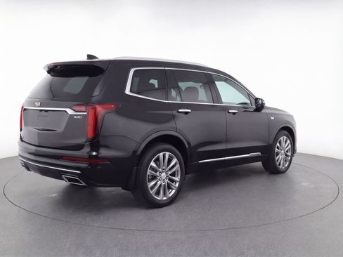 Used 2023 Cadillac XT6 Premium Luxury w/ Technology Package image 4