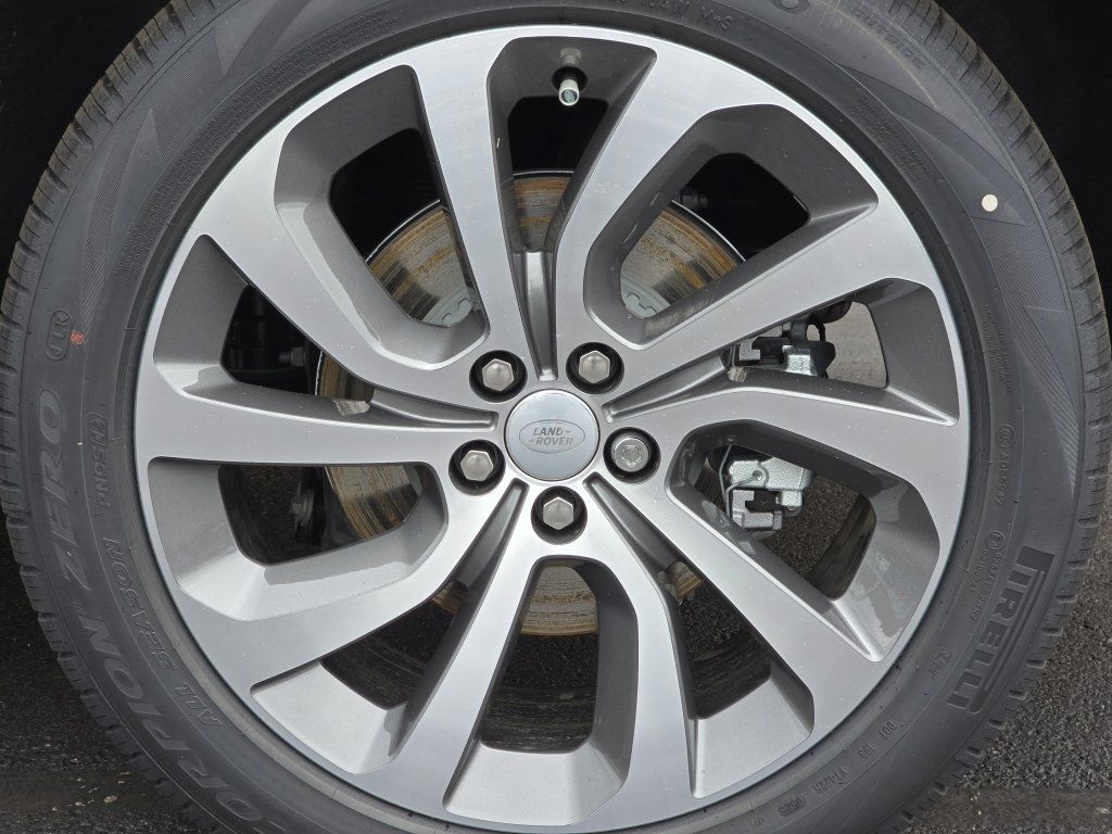 New 2025 Land Rover Discovery Sport Dynamic SE AWD/4WD image 48