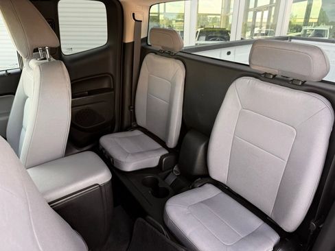 Used 2018 Chevrolet Colorado W/T w/ WT Convenience Package RWD image 19