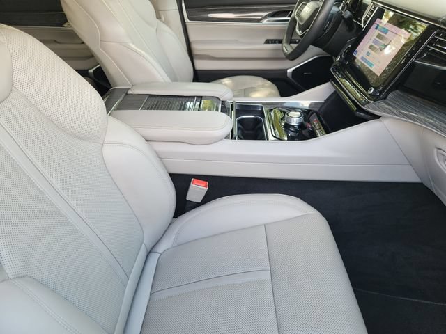 Used 2022 Jeep Wagoneer Series III w/ Flexible Seating Group RWD image 14
