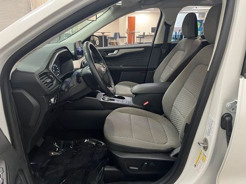 Used 2021 Ford Escape SE w/ SE Sport Appearance Package image 11