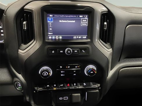 Used 2022 Chevrolet Silverado 1500 Custom Trail Boss image 28