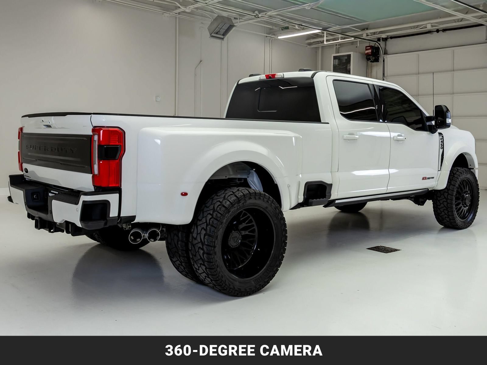 Used 2026 Ford F450 Platinum w/ FX4 Off-Road Package AWD/4WD image 9
