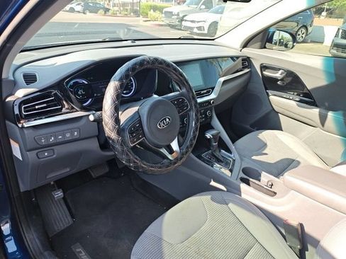 Used 2020 Kia Niro LXS FWD image 23