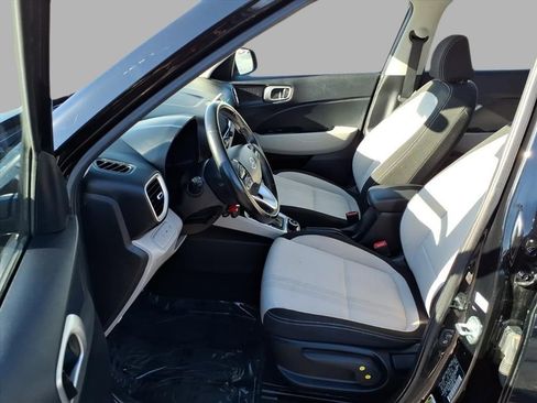 Used 2022 Hyundai Venue SEL image 15