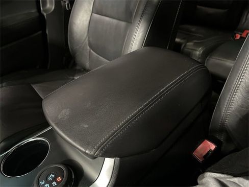 Used 2014 Ford Explorer XLT w/ Equipment Group 202A image 27