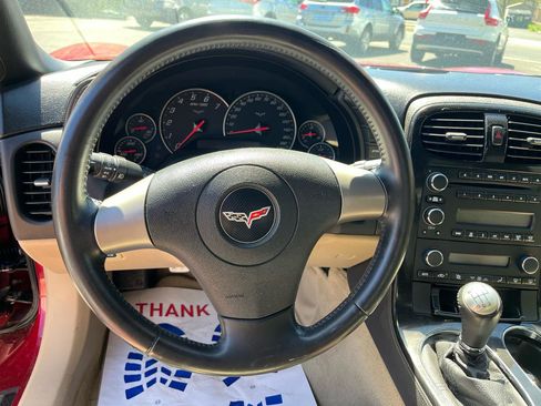 Used 2008 Chevrolet Corvette Coupe w/ Z51 Performance Package RWD image 16