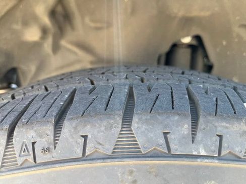 Used 2024 Jeep Wrangler Unlimited AWD/4WD image 2