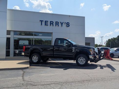 Used 2018 Ford F250 XL w/ STX Appearance Package AWD/4WD image 2