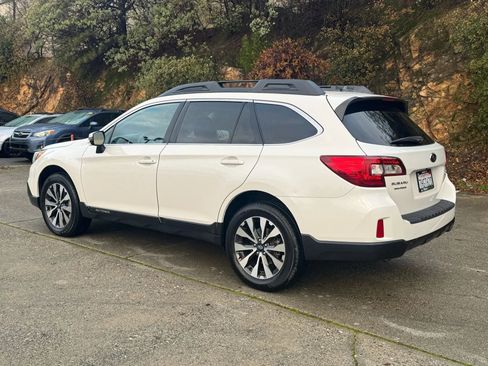 Used 2015 Subaru Outback 2.5i Limited image 4