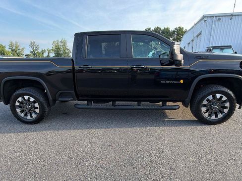 Used 2021 Chevrolet Silverado 2500 LTZ w/ Carhartt Edition AWD/4WD image 8