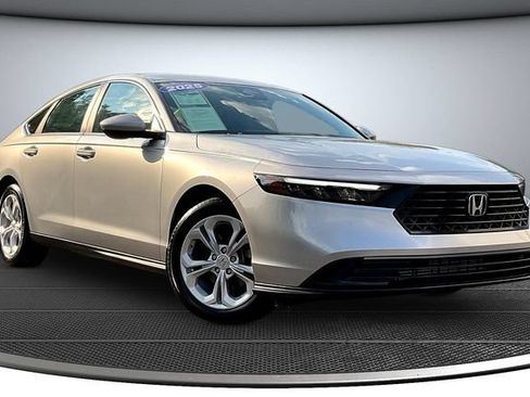 Used 2025 Honda Accord LX image 3