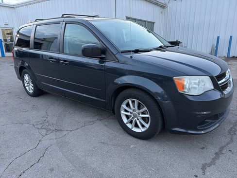 Used 2014 Dodge Grand Caravan SXT image 2