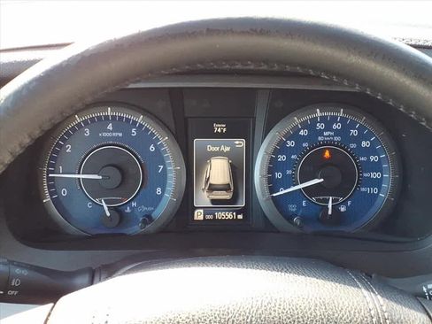 Used 2015 Toyota Sienna XLE w/ XLE Navigation Package image 20