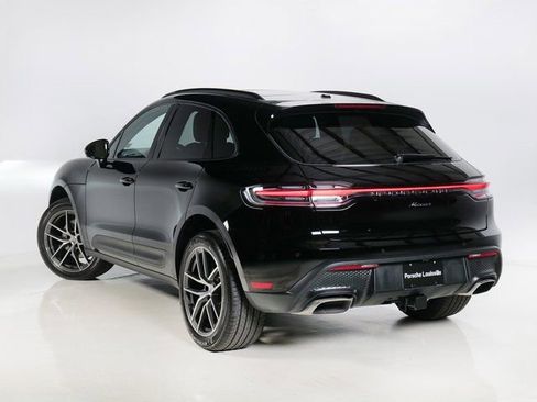 Certified 2025 Porsche Macan image 3