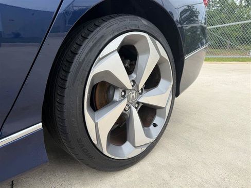 Used 2018 Honda Accord Touring image 20
