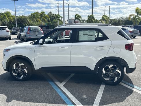 New 2026 Hyundai Venue SEL image 9