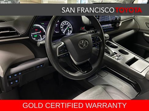 Certified 2021 Toyota Sienna Limited image 13