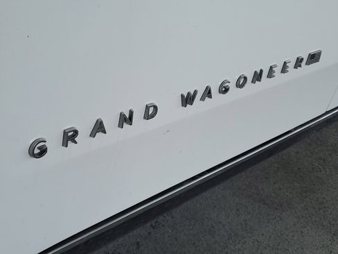 Used 2023 Jeep Grand Wagoneer L 4WD image 5