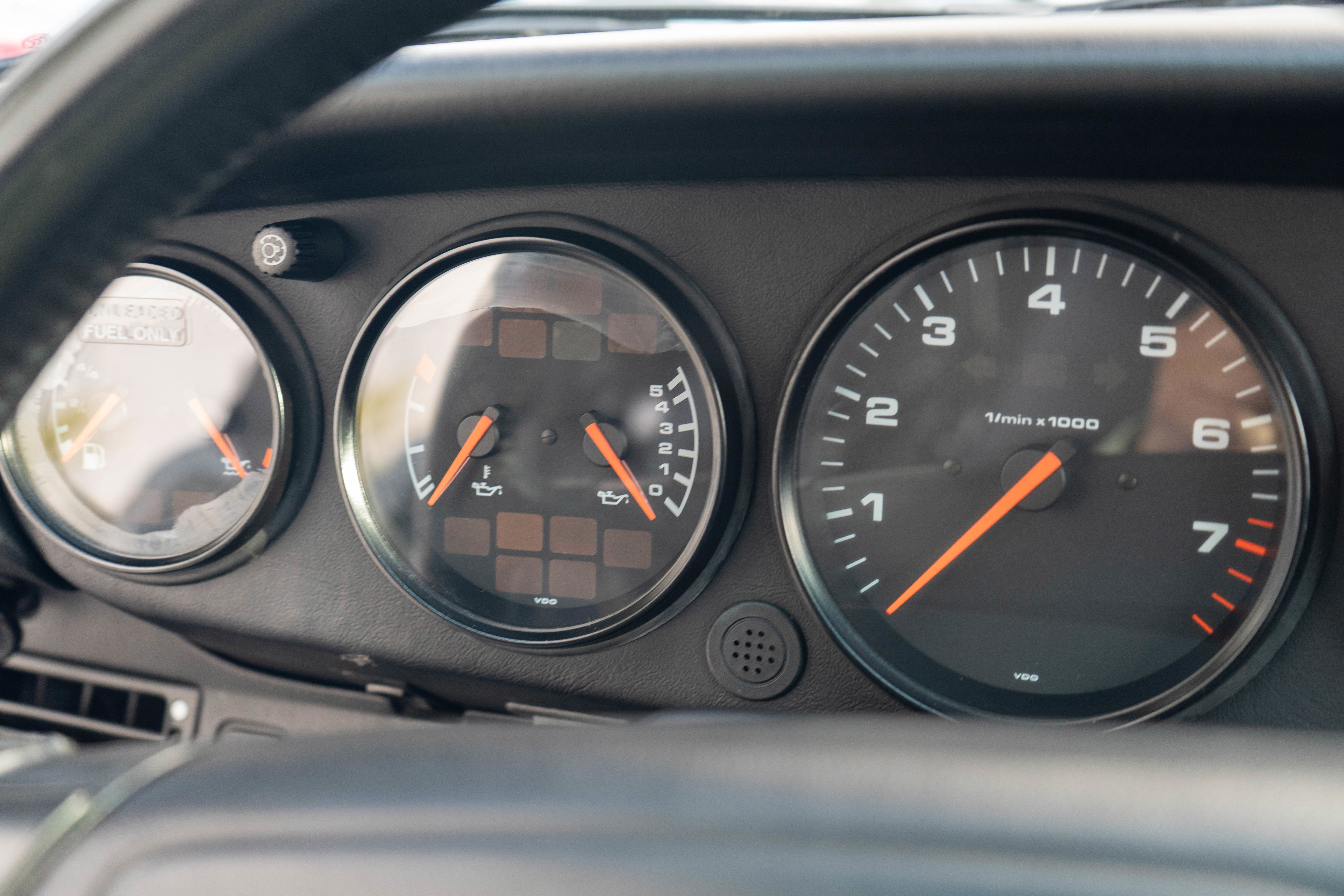 Used 1992 Porsche 911 Carrera RWD image 13