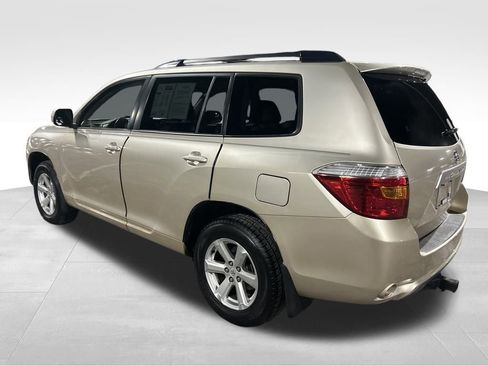 Used 2010 Toyota Highlander 4WD image 3