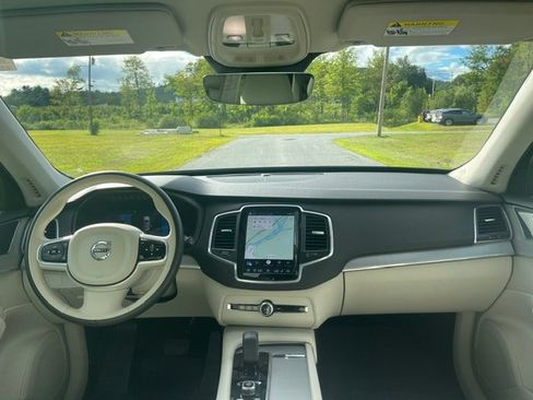 Used 2024 Volvo XC90 B5 Core w/ Protection Package Premier AWD/4WD image 7