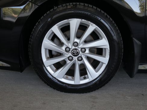 Used 2022 Toyota Camry LE AWD/4WD image 27