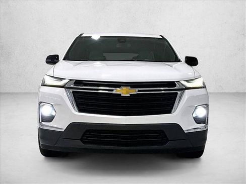Used 2022 Chevrolet Traverse LS FWD image 3