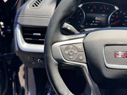 Used 2024 GMC Terrain SLT AWD/4WD image 17
