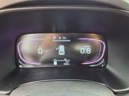 Used 2025 Kia Soul LX w/ LX Technology Package FWD image 9