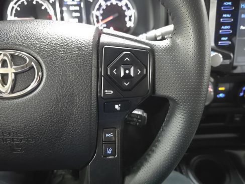 Used 2021 Toyota 4Runner TRD Off-Road Premium w/ Moonroof Package AWD/4WD image 22