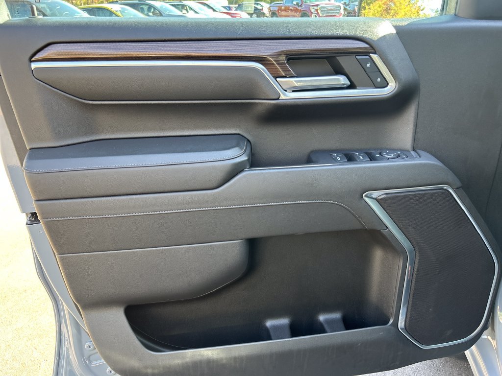 Used 2024 Chevrolet Silverado 1500 RST AWD/4WD image 17