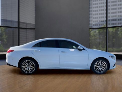 Used 2025 Mercedes-Benz CLA 250 4MATIC image 9