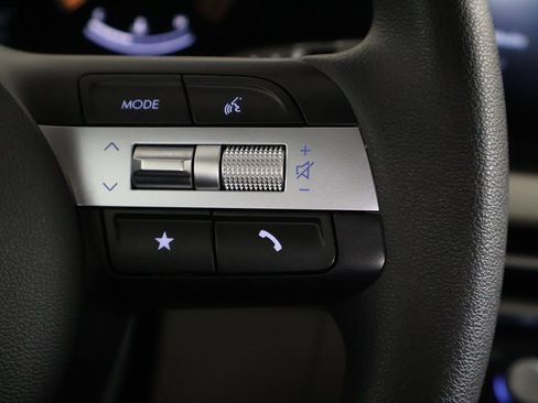 Certified 2025 Hyundai Tucson SE image 36