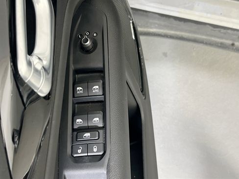 Used 2022 Jeep Compass Trailhawk w/ Trailhawk Elite Group image 18