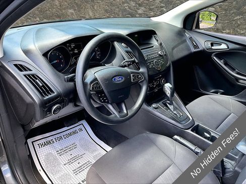 Used 2016 Ford Focus SE FWD image 12