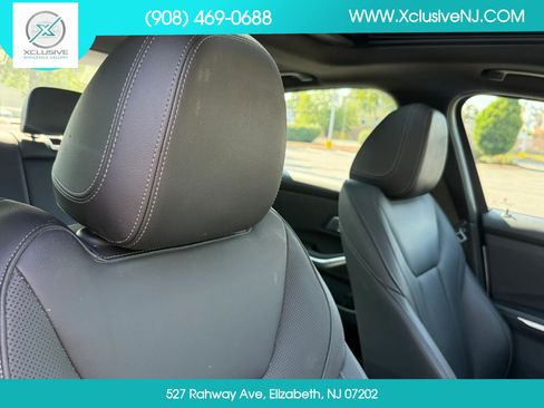 Used 2022 BMW 330i xDrive Sedan w/ M Sport Package AWD/4WD image 22