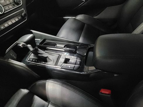 Used 2019 Kia Cadenza Technology FWD image 26