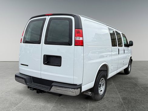New 2026 Chevrolet Express 2500 image 5